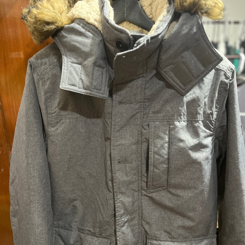 Hollister coat size small